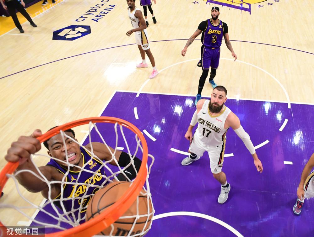 她没有轻易 她没有轻易