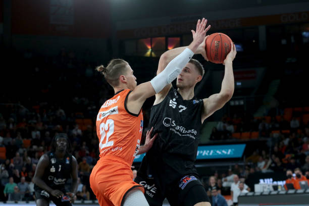 瓜帅球队戴 瓜帅球队戴